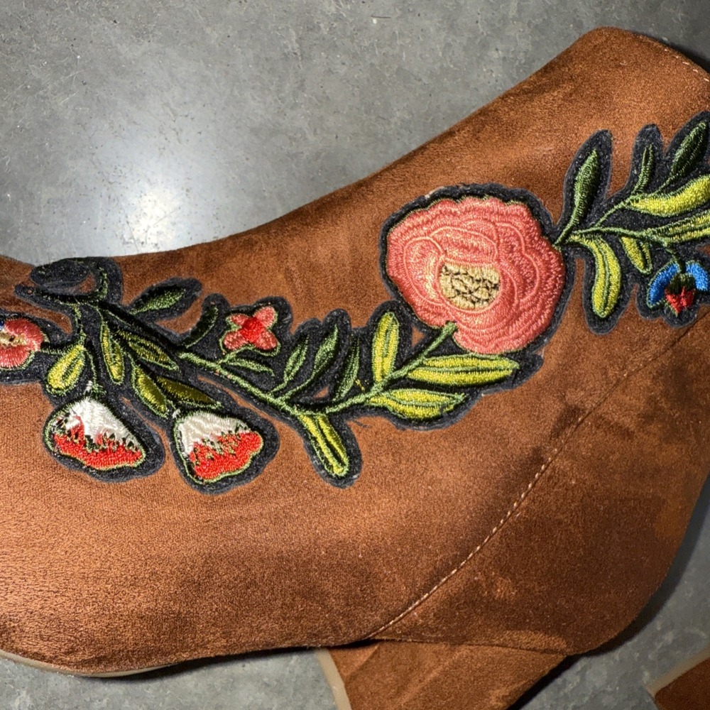 Bamboo AUTUMN Floral Embroidery Block Heel Vegan Suede Ankle Boots Almond Bootie - Picture 3 of 6